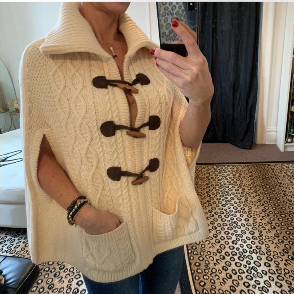Lucky Brand Cable Knit Poncho Cape fisherman Irish toggle cable cream white wool - Picture 2 of 6